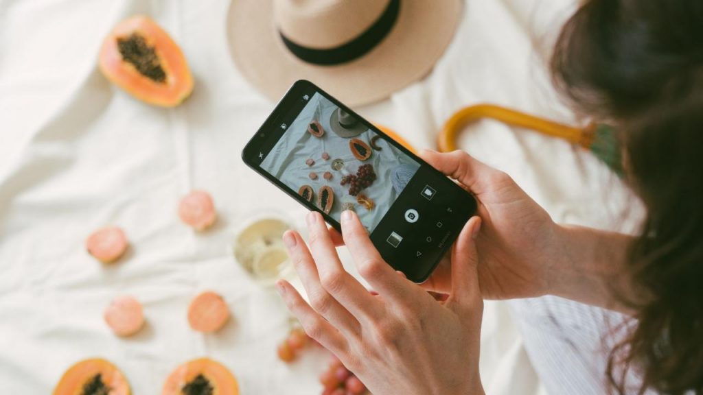 How to Take Quality Photos For Social Media—With Your Phone